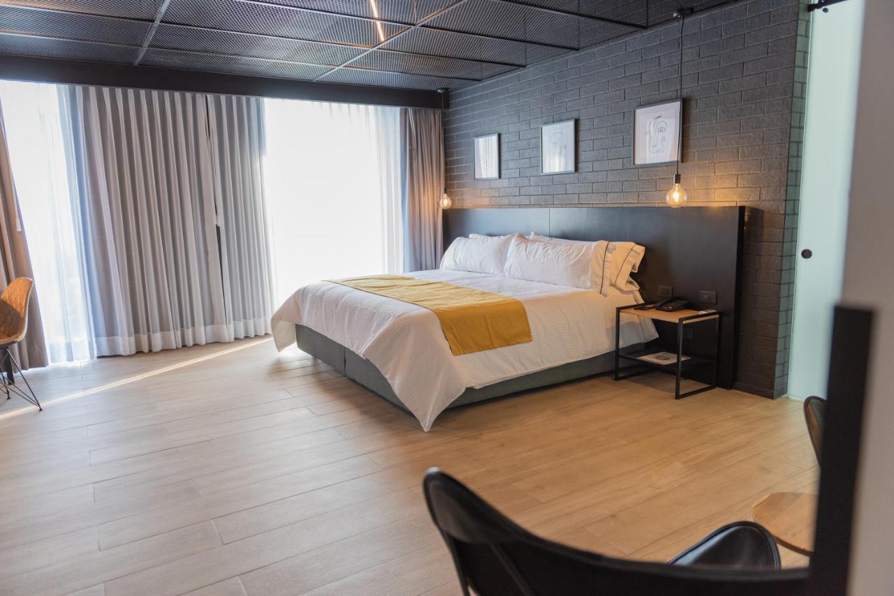 Fulton Business Luxury Hotel Γκουανταλαχάρα Εξωτερικό φωτογραφία